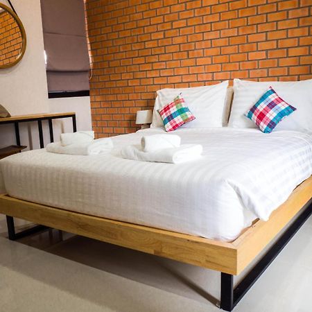 Hotel Luck Esan Loft Ubon Ratchathani Esterno foto