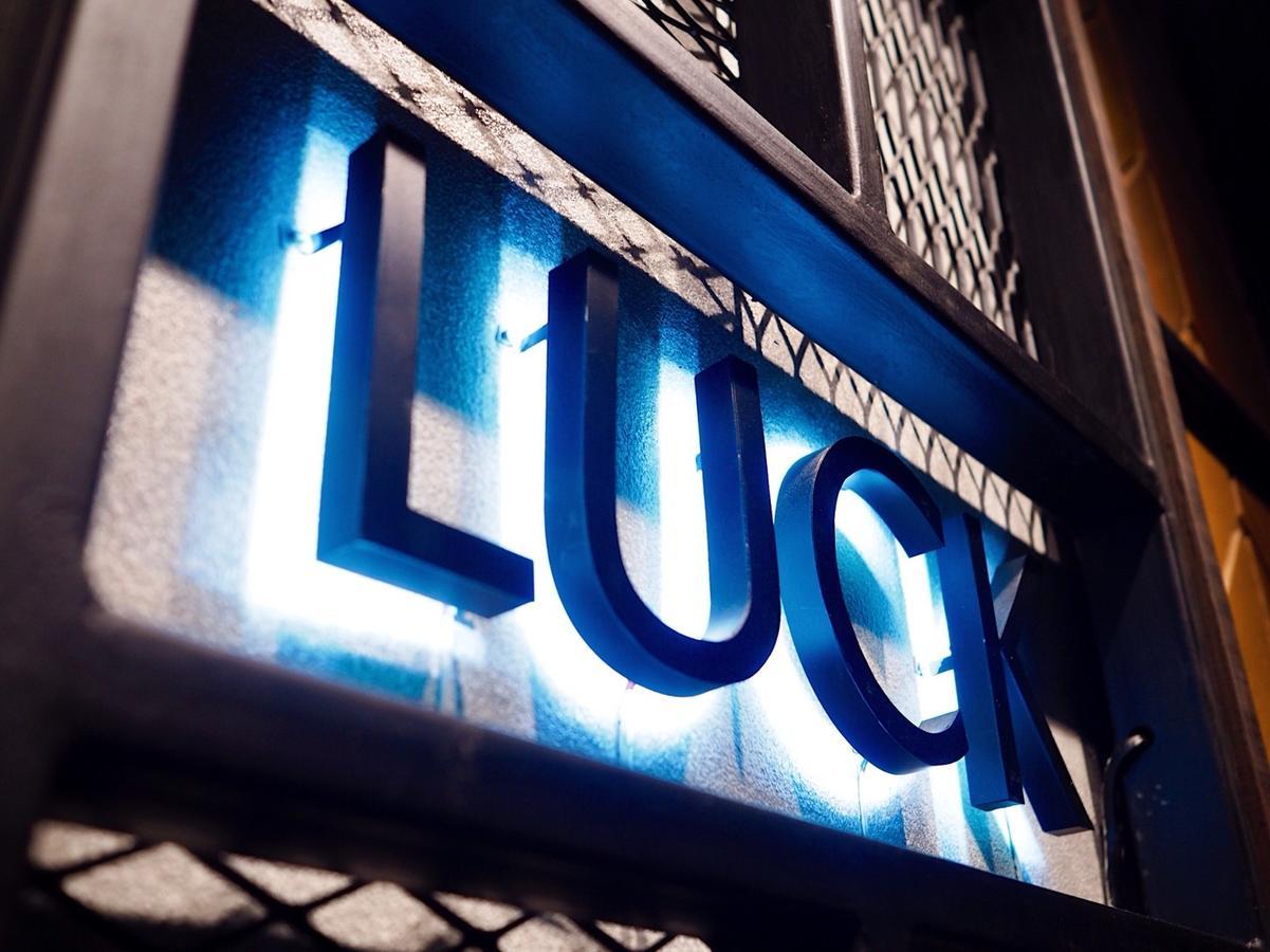Hotel Luck Esan Loft Ubon Ratchathani Esterno foto