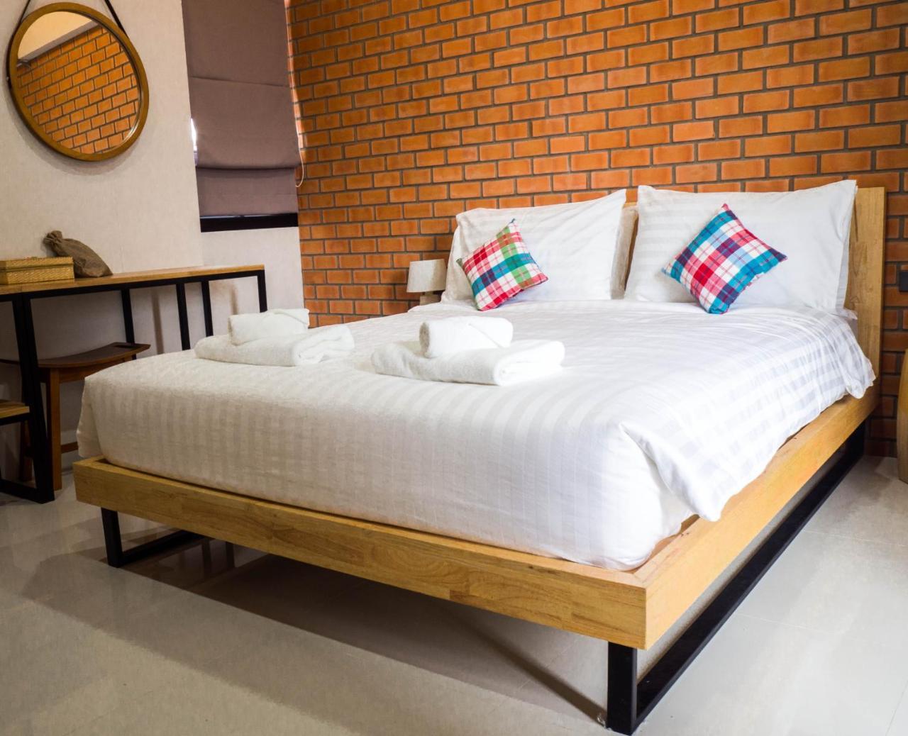 Hotel Luck Esan Loft Ubon Ratchathani Esterno foto