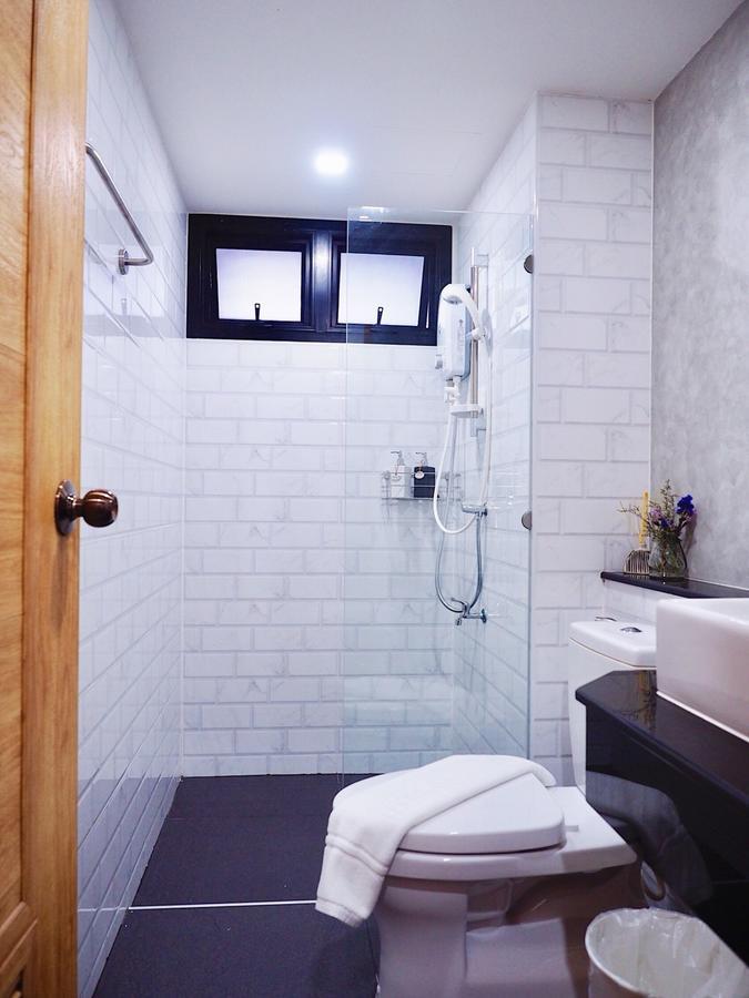 Hotel Luck Esan Loft Ubon Ratchathani Esterno foto