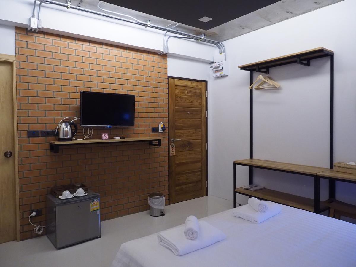 Hotel Luck Esan Loft Ubon Ratchathani Esterno foto