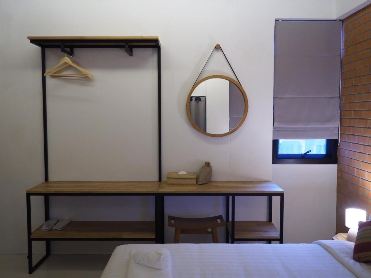 Hotel Luck Esan Loft Ubon Ratchathani Esterno foto
