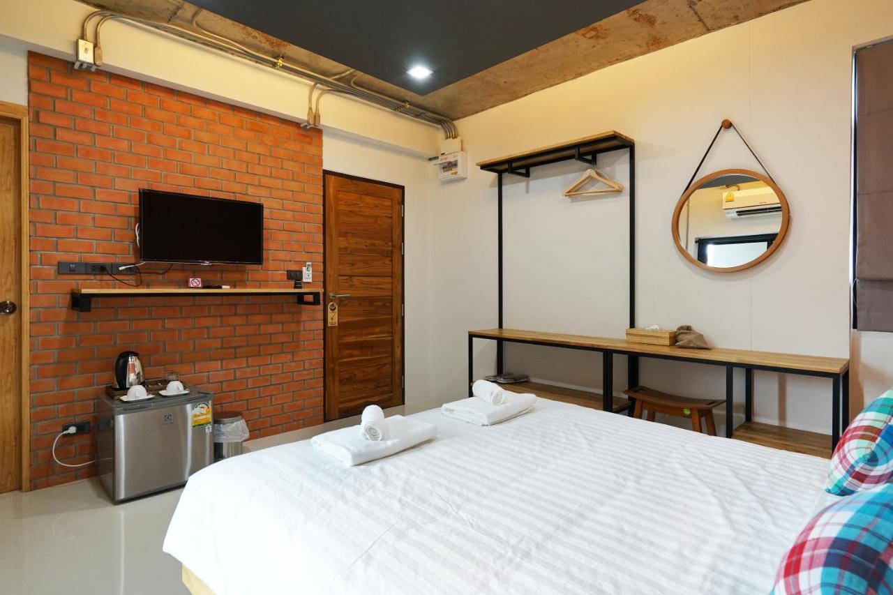 Hotel Luck Esan Loft Ubon Ratchathani Esterno foto