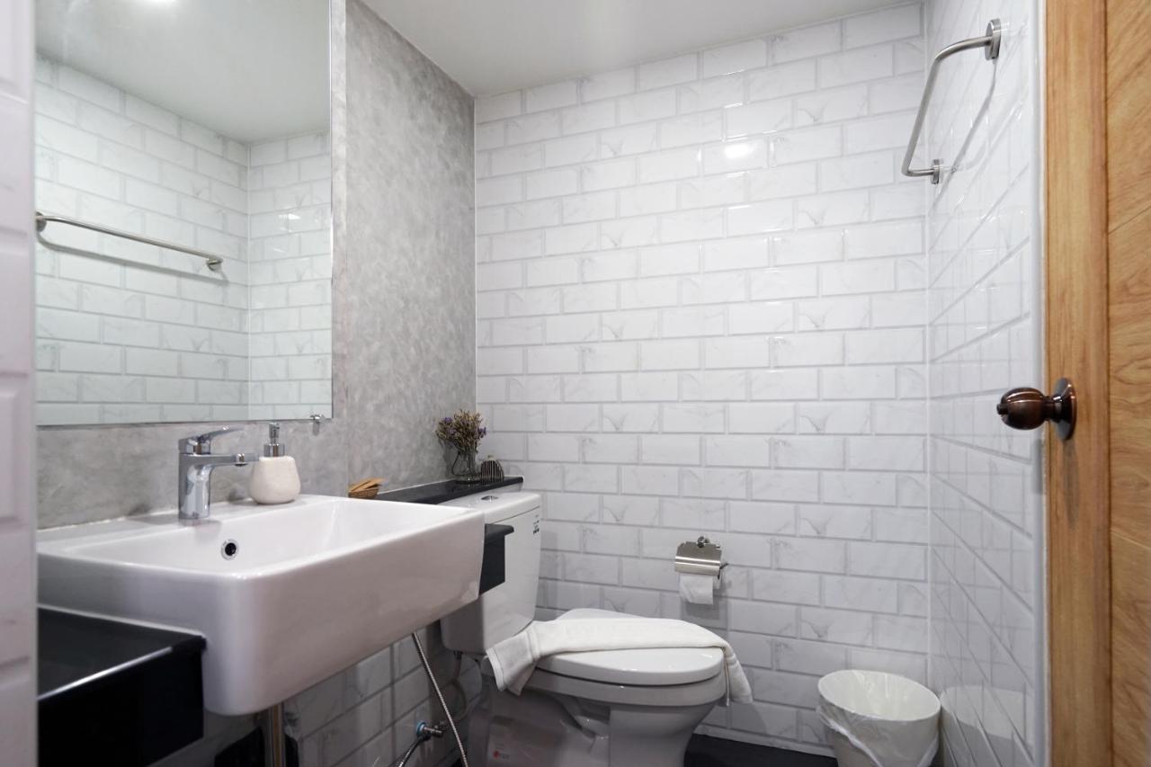 Hotel Luck Esan Loft Ubon Ratchathani Esterno foto