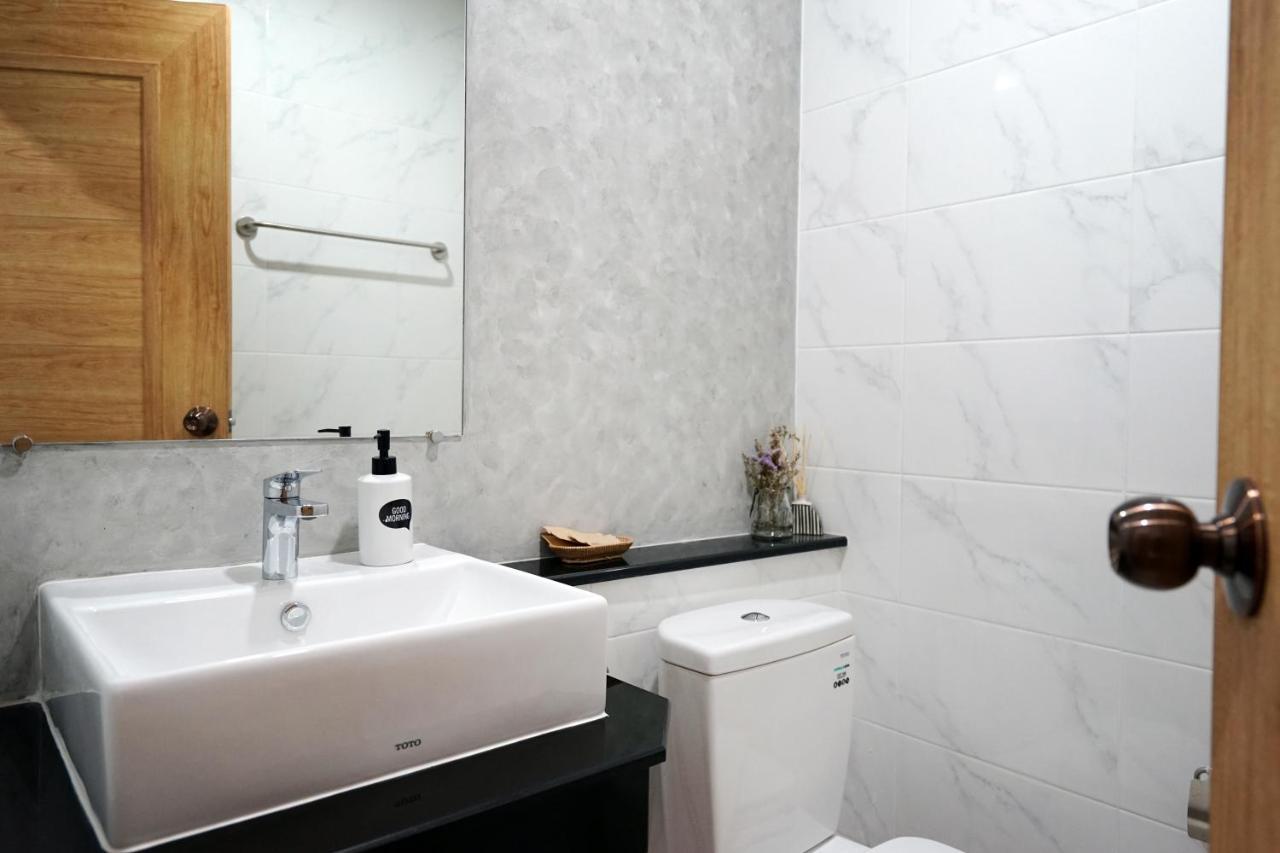Hotel Luck Esan Loft Ubon Ratchathani Esterno foto