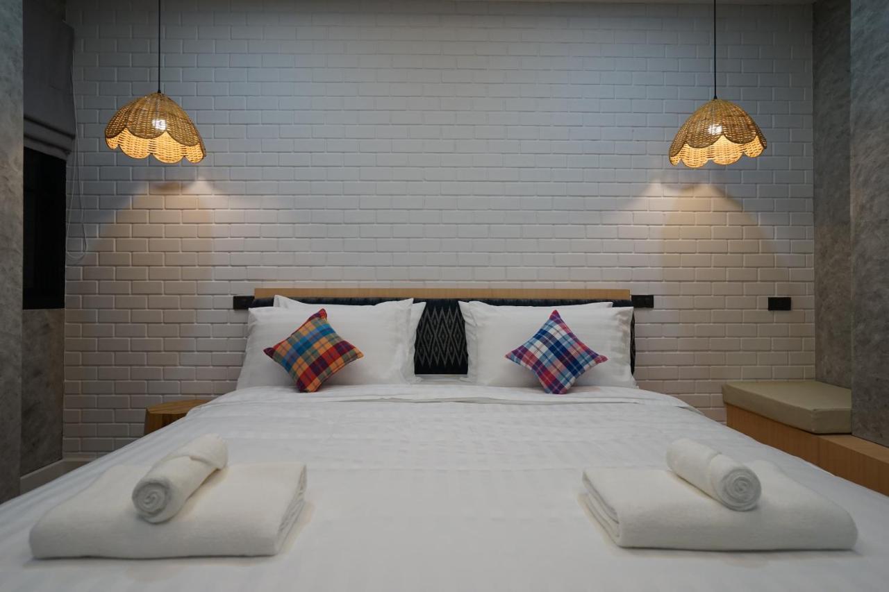 Hotel Luck Esan Loft Ubon Ratchathani Esterno foto