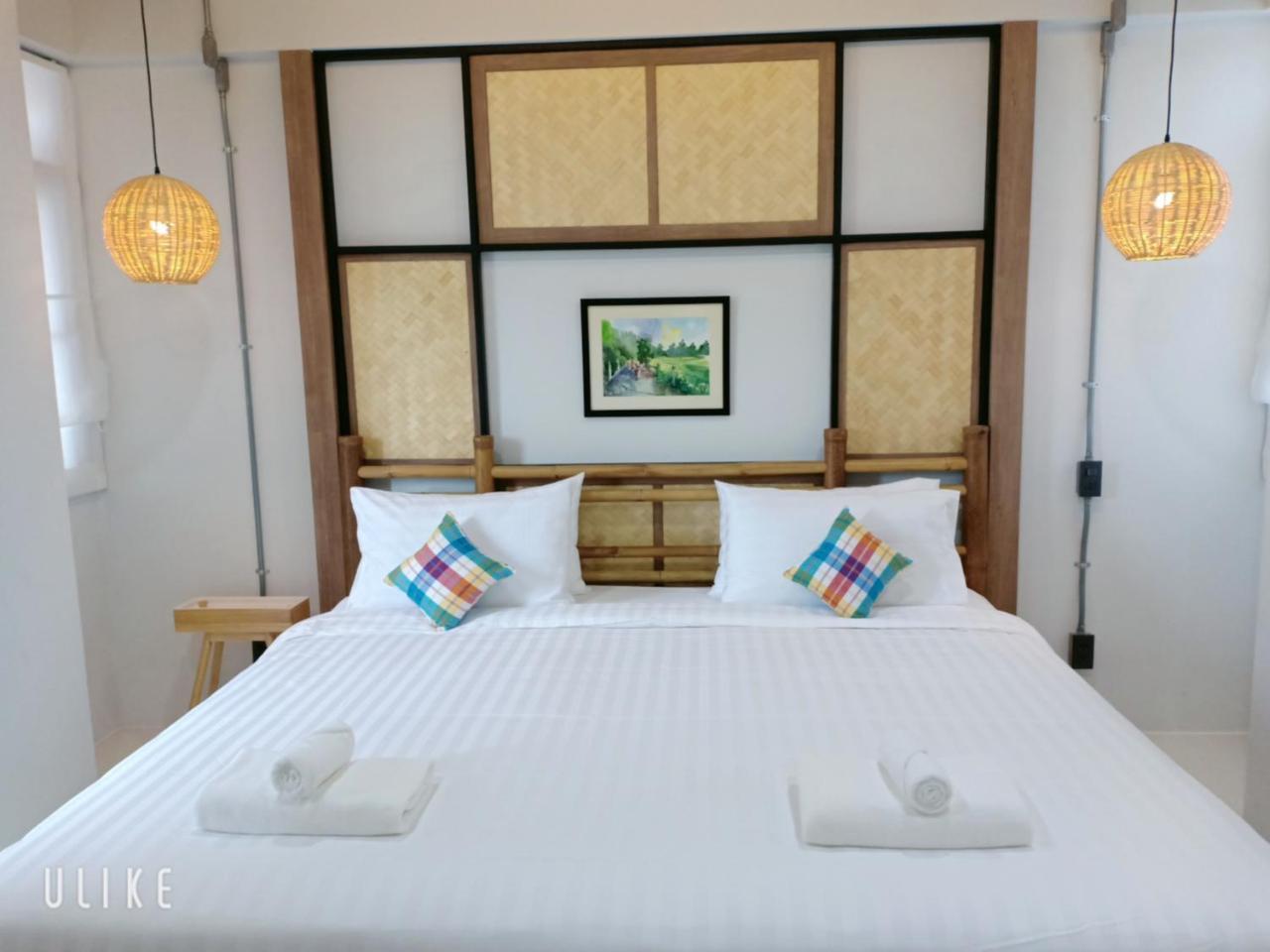 Hotel Luck Esan Loft Ubon Ratchathani Esterno foto